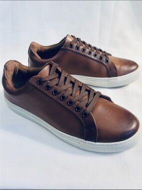THURSDAY BOOTS Leather Low Top Sneakers